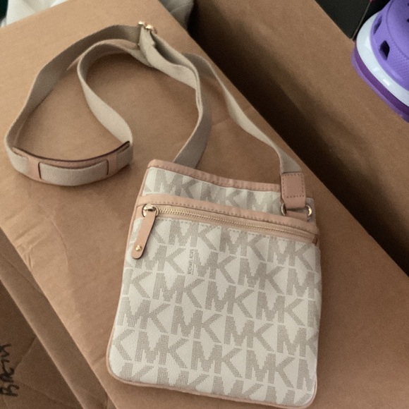 Michael Kors Cream and Tan Crossbody Bag - Picture 1 of 3